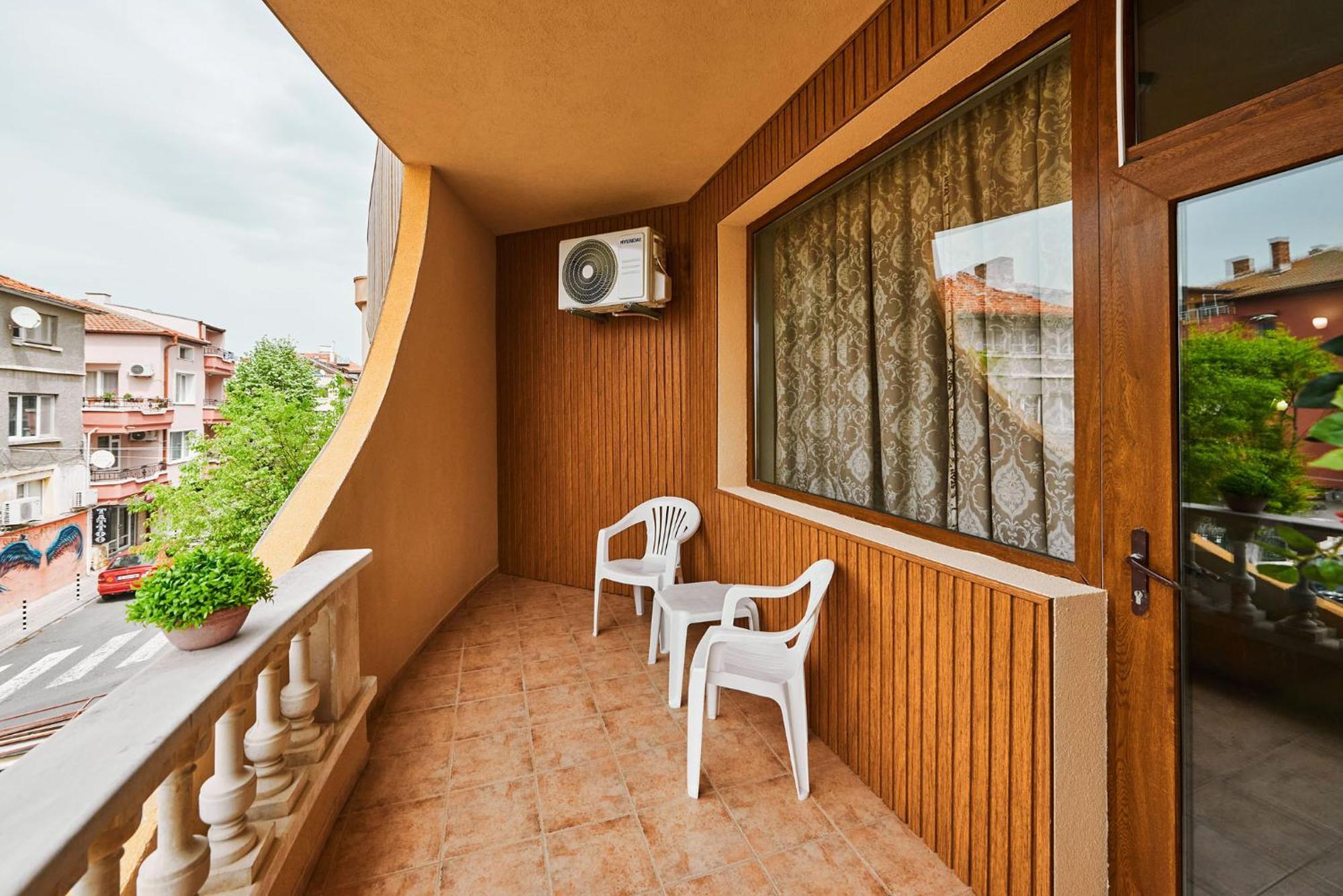 Hotel Manz 2 Pomorie Eksteriør billede